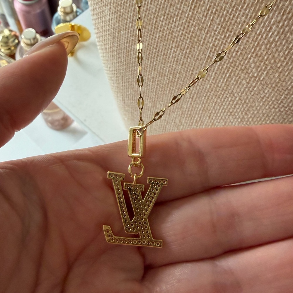 Louis Vuitton pendant necklace - Picture 6 of 6
